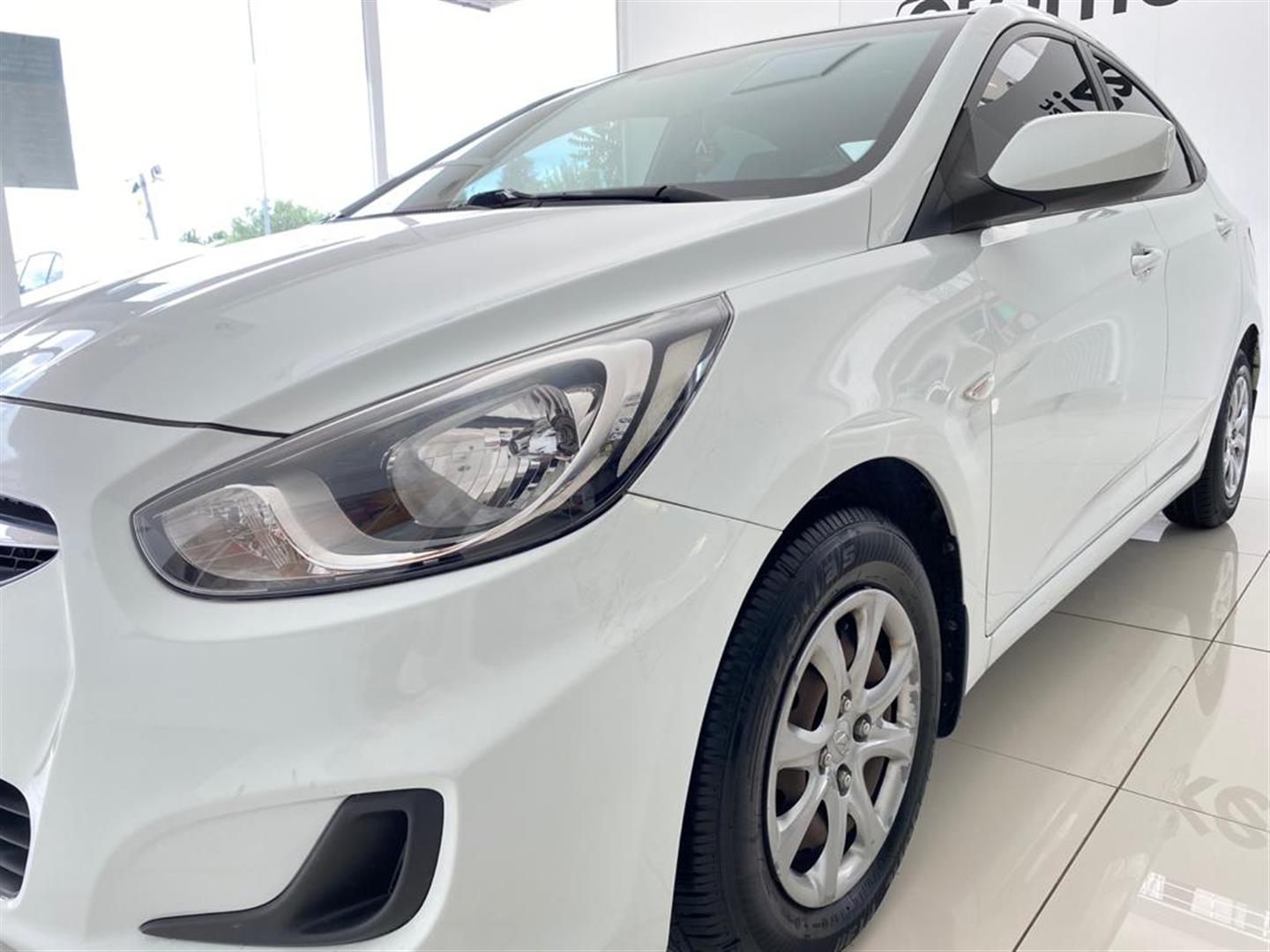 Hyundai accent blue crdi