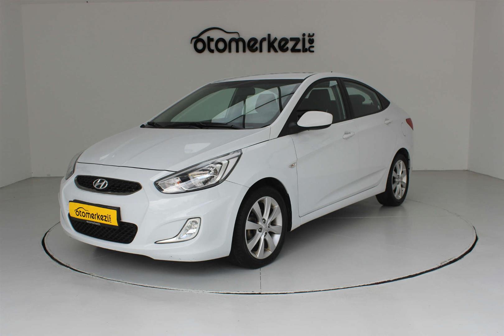 Hyundai accent blue crdi